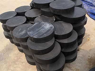 新会区板式橡胶支座由若干层橡胶片与薄钢板经加压硫化